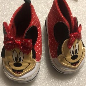 Minnie Mouse shoes-6 to 9 moths old baby